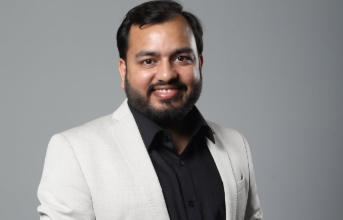 Alakh Pandey Monthly Income