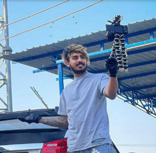 Aamir Majid Net Worth