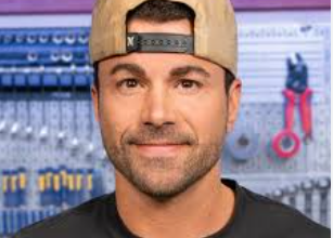 How Much Does Mark Rober Make